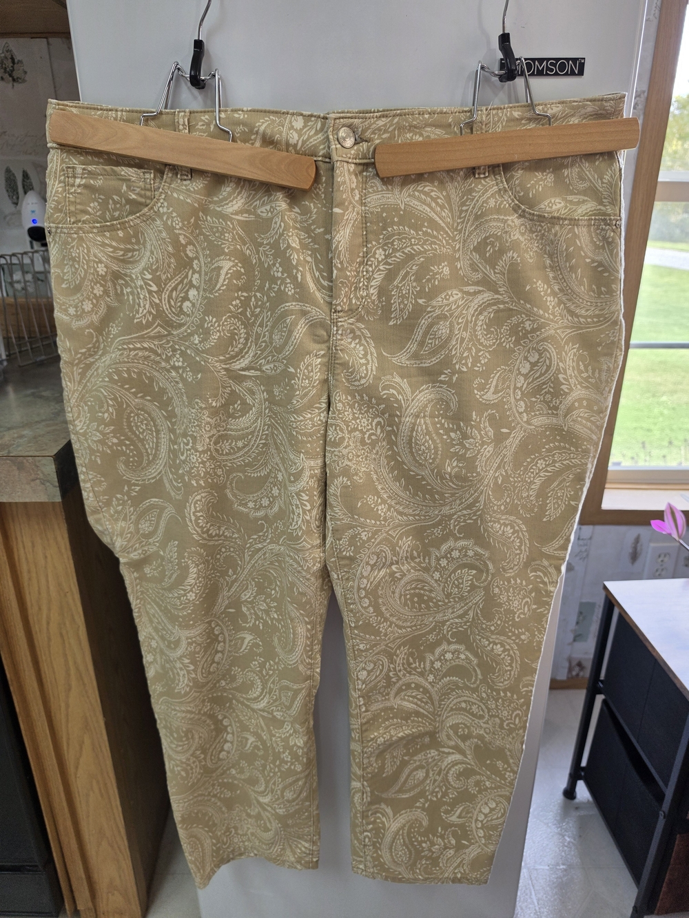 Chico's Perfect Stretch Girlfriend Ankle Pants Size 4 20/22 Paisley